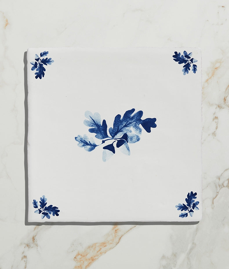 Dyrham Dairy Ceramic Oak Leaf Center Decor